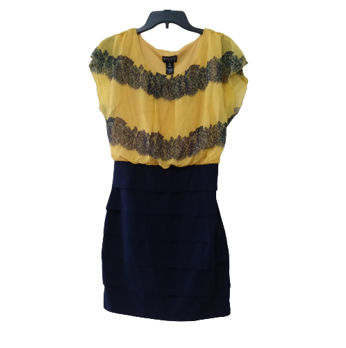 YOUNG WOMEN'S SHORT DRESS