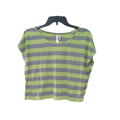 YOUNG WOMEN'S CROP TOP